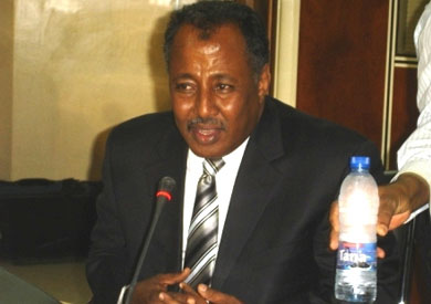 محافظ بنك السودان المركزي عبد الرحمن حسن